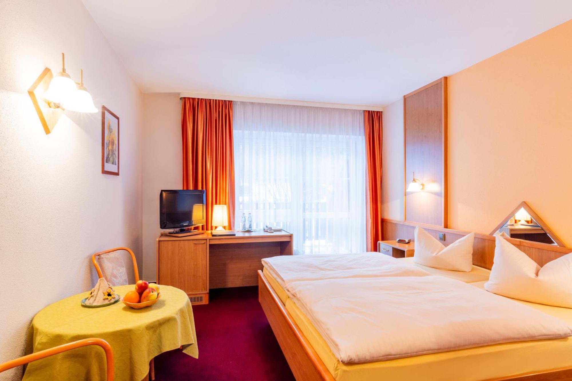Hotel Gondelfahrt 쿠로르트존스도르프 외부 사진
